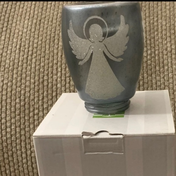 Angelic Plug-in - Picture 2 of 3